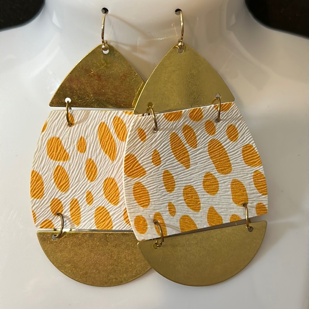 5/$20‎ gold and spotted drop earrings